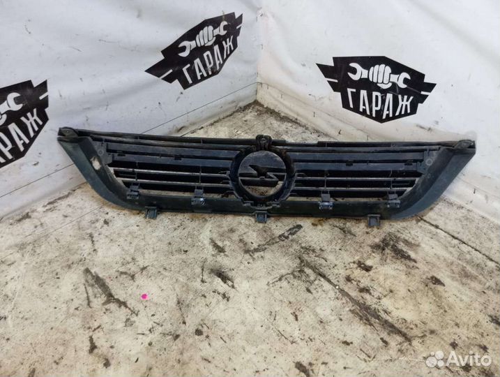 Решётка радиатора Opel Vectra B