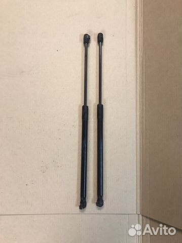 Амортизатор крышки багажника Skoda Rapid