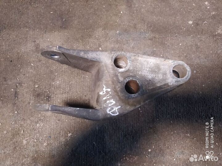 Кронштейн генератора Skoda Felicia