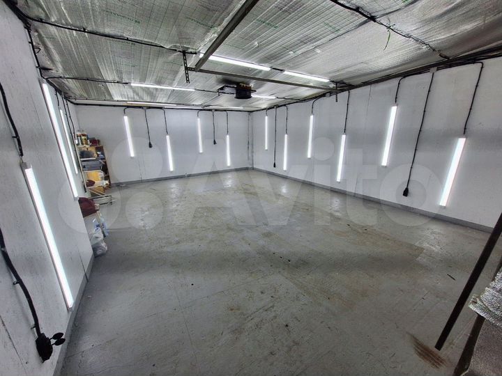 Гараж, > 30 м²