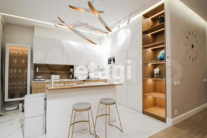 4-к. квартира, 125 м², 3/7 эт.