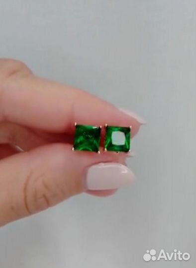 Серьги гвоздики цвет изумруд