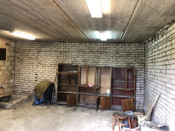 Гараж, > 30 м²