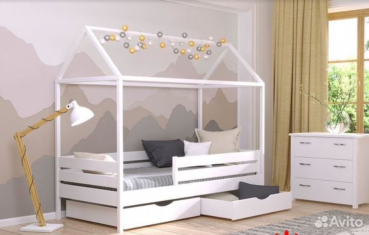 Детская кровать домик из массива березы