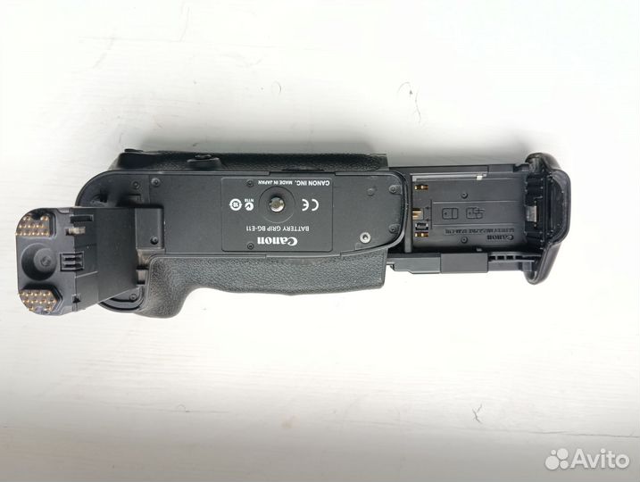 Батарейный блок Canon BG-E11