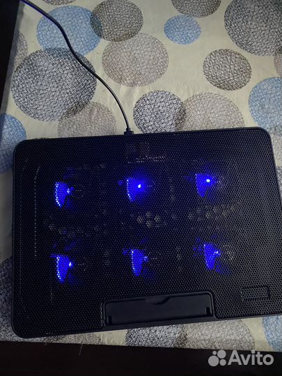 Подставка с охлаждением для ноутбука