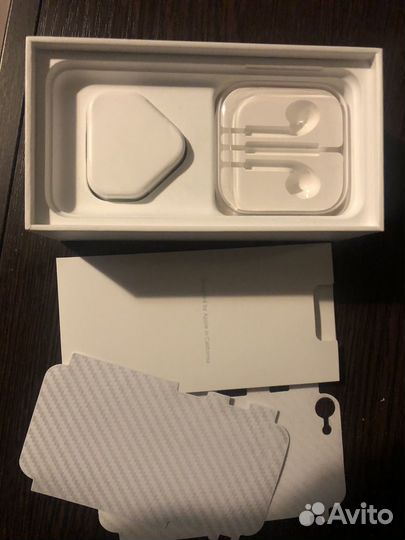 Коробка от iPhone 7