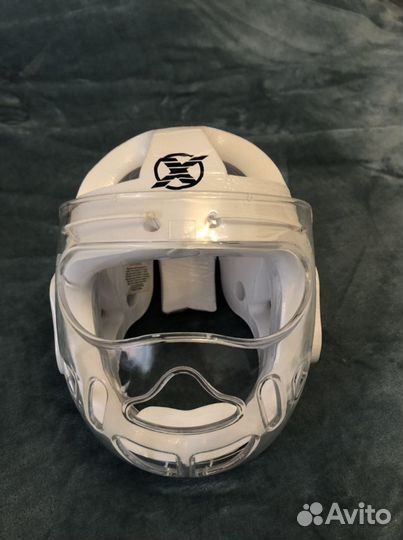 Шлем для единоборств с защитой лица