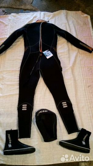 Гидрокостюм 