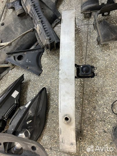 Усилитель переднего бампера porsche panamera 970