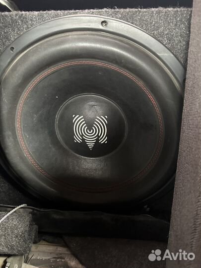 Сабвуфер момо 15
