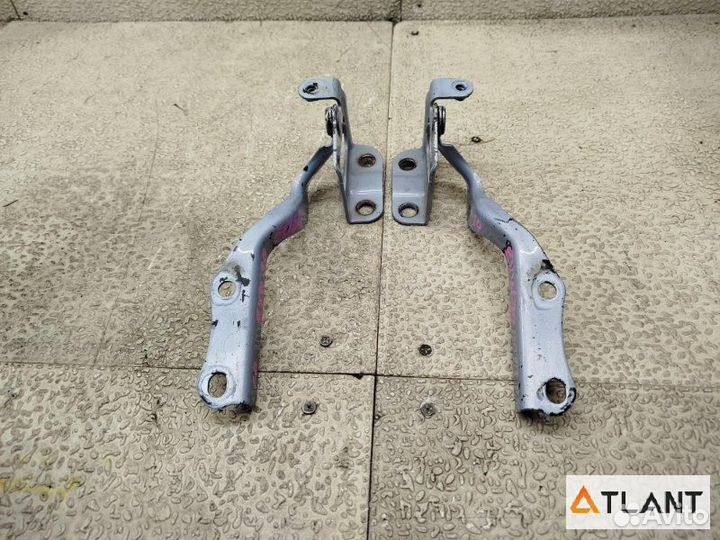 Петля капота toyota prius