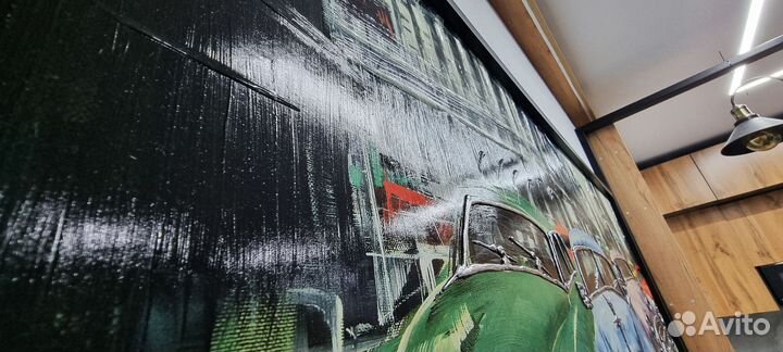 Картина машины краски с люминесценом