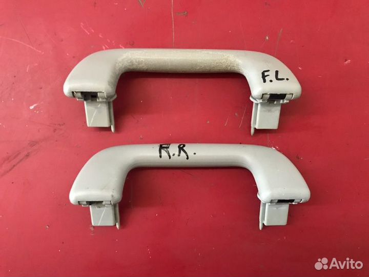 Ручка внутренняя потолочная передняя Toyota