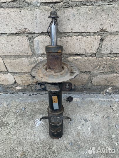 Передний аммортизатор