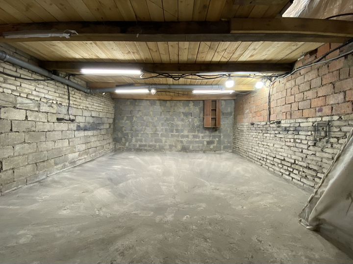 Гараж, > 30 м²