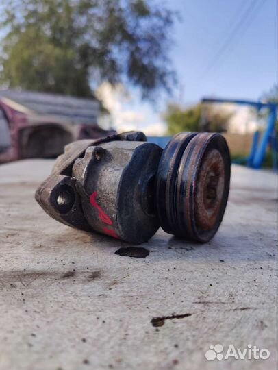 Натяжитель ремня генератора Opel Omega b