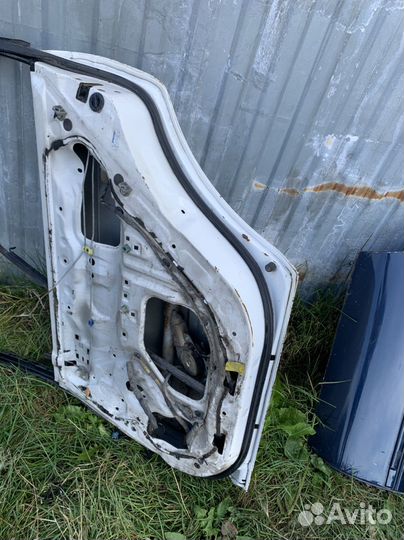 Двери правые Toyota Corolla AE100