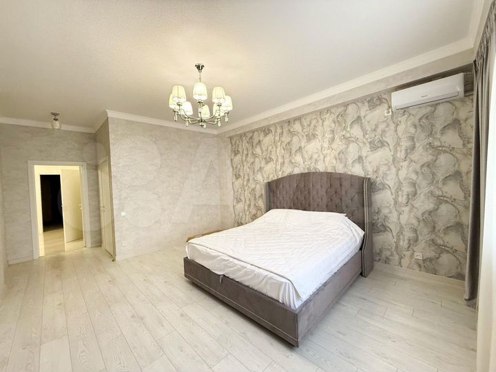 3-к. квартира, 150 м², 3/8 эт.