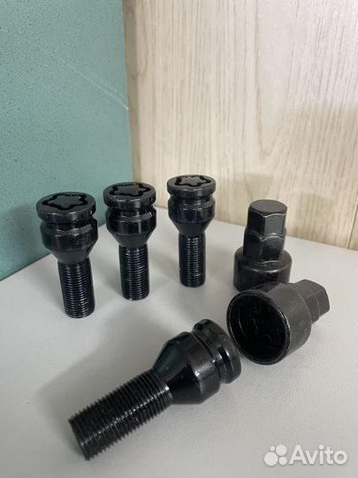Секретки Болт М14х1,25 конус, колёсный крепёж