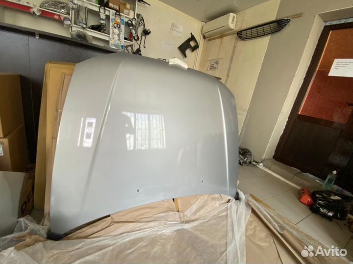 Капот Hyudai Accent светлое серебро