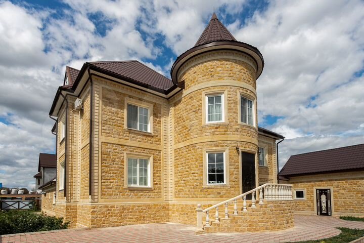 Дом 390 м² на участке 15 сот.