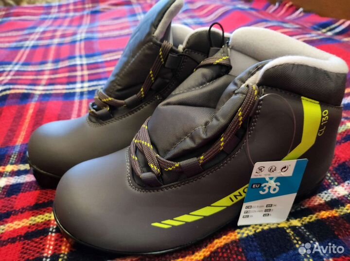 Лыжные ботинки Dacathlon новые 36 р