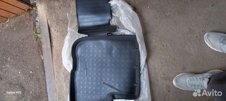 Продам коврики Лада Ларгус