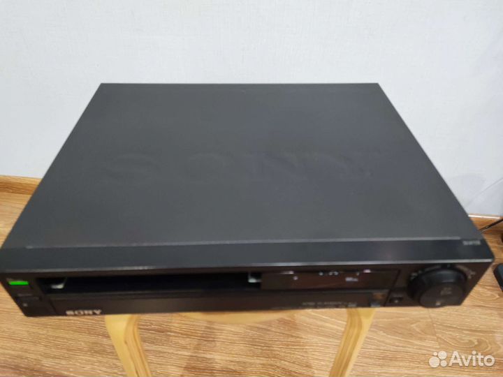Видеомагнитофон Sony SLV 226EE