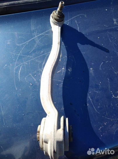 Рычаг подвески верхний передний правый