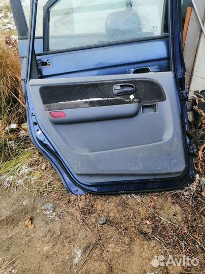 Двери на хундай траджет