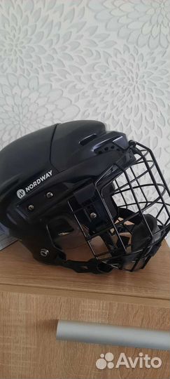 Шлем хоккейный