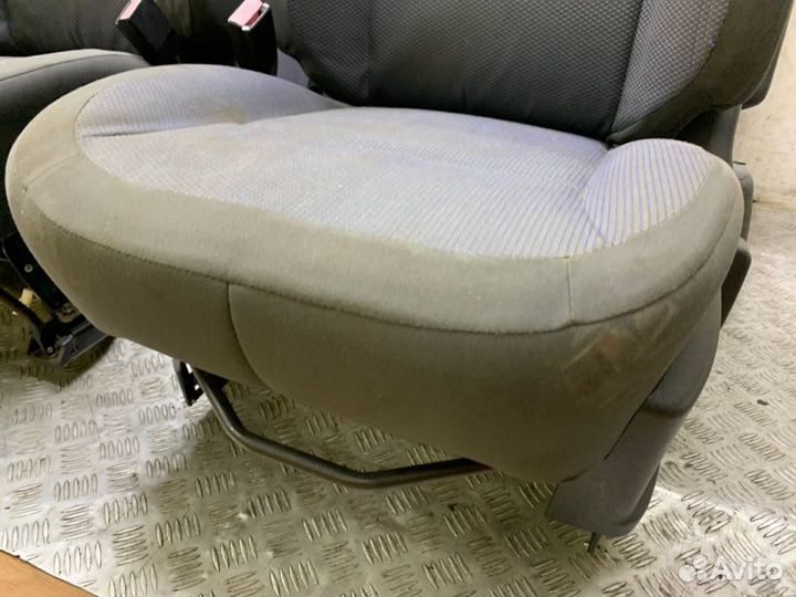 Сиденье комплект Nissan Qashqai J10 MR20DE 2007