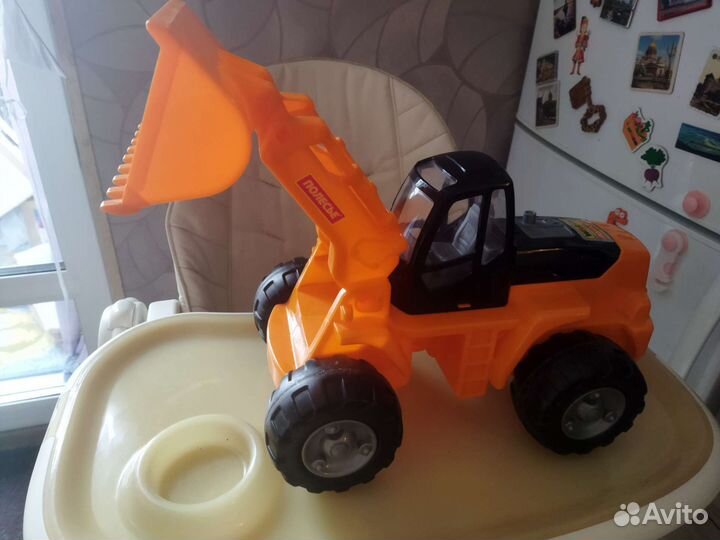 Экскаватор погрузчик игрушка