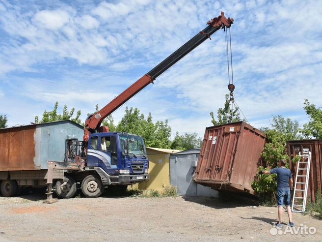 Вывоз мусора из гаража с грузчиками в Санкт-Петербурге - Спец Вывоз