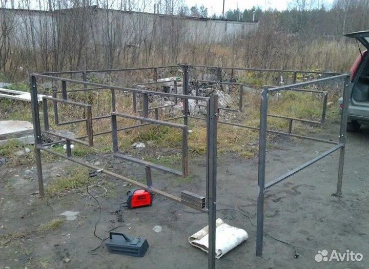 Сварщик.Ремонт ворот,дверей.Покраска.Заборы.Навесы