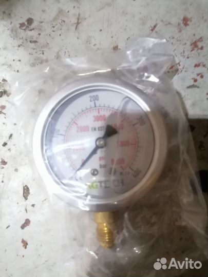 Манометр на пресс-подборщик Class