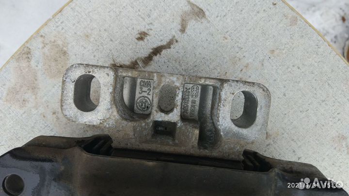 Опора двигателя левая 1K0199555AC EA111 1.4 TSI