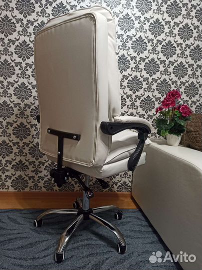 Офисное кресло новое