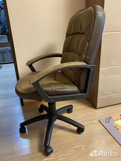 Компьютерное кресло