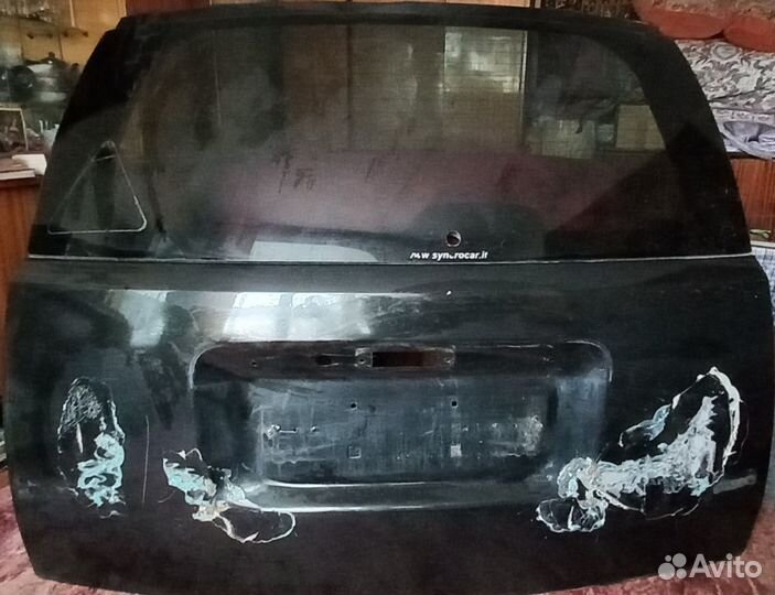 Дверь багажника Chrysler Grand Voyager