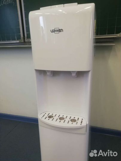 Куллер для воды напольный