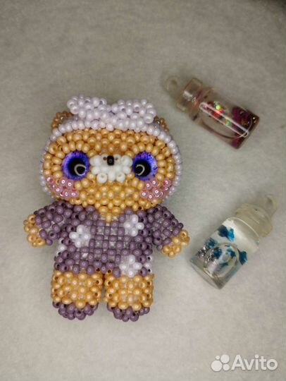 Мишка из бисера в повязке