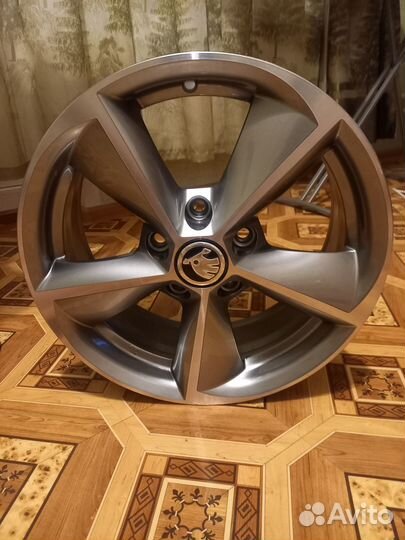 Легкосплавный диск