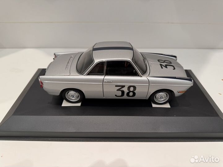 Модель 1 18 BMW 700 rennsport coupe #38 Auto Art