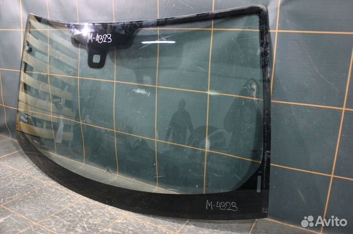 Стекло лобовое - Land Rover Range Rover Discover
