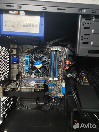 Компьютер (и родители, и ребёнок доволен)