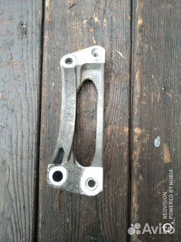 Кронштейн компрессора кондиционера Фольксваген Т5