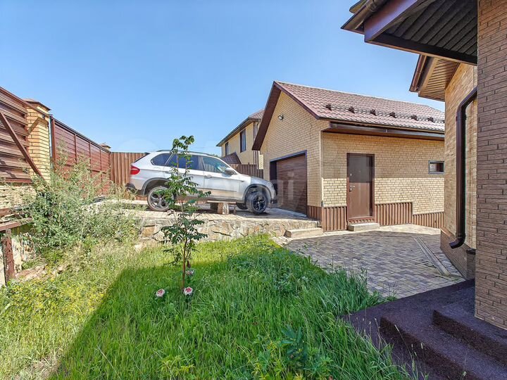 Коттедж 205,7 м² на участке 10 сот.