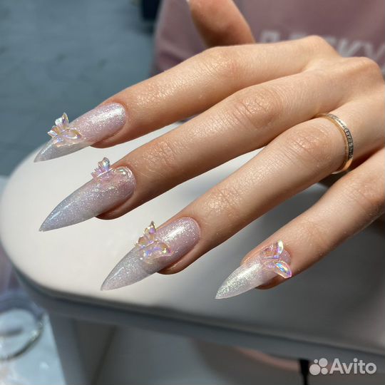 Маникюр с покрытием и наращивание ногтей